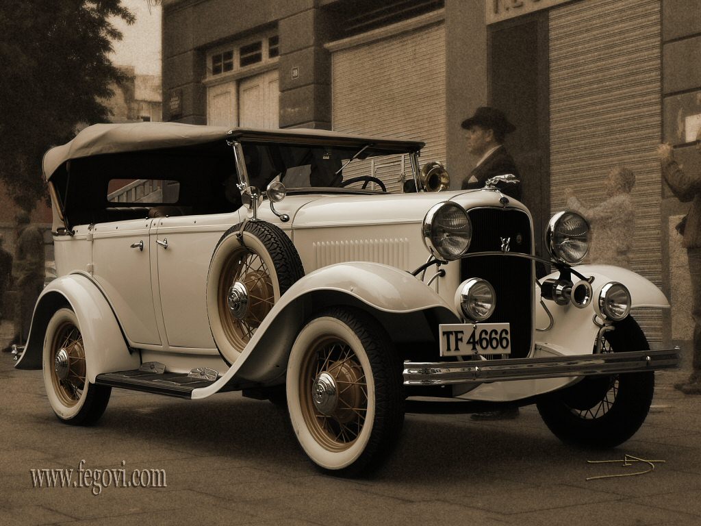 1930s antique car